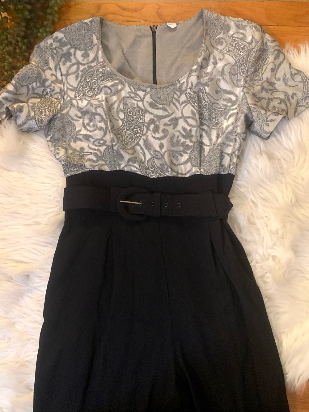 Amazing Vintage 80s Silver Paisley jumpsuit - Picture 4 of 10